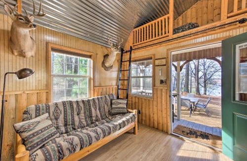 Winnsboro House | Lakefront Cabin w/2 Lofts, Boats on 4 Acres