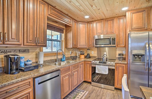 Trenton Cabin | Lakefront Cabin w/Deck, Fire Pit in Trenton!
