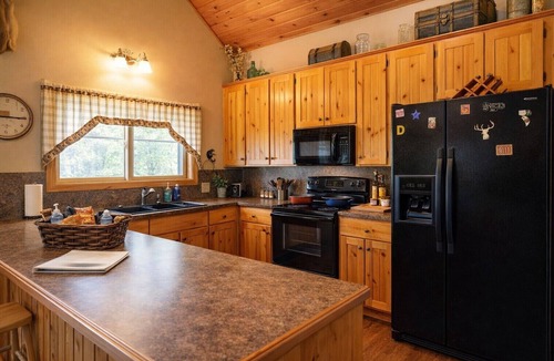 Shelbyville Cabin | Lakefront Cabin w/Private Pier & Firepit