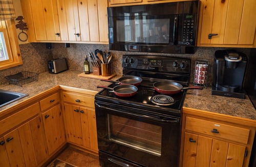 Shelbyville Cabin | Lakefront Cabin w/Private Pier & Firepit