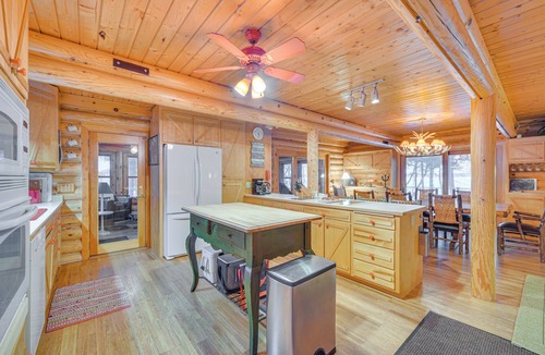Webster Cottage | Lakefront Cabin w/Sauna & Dock in Webster!