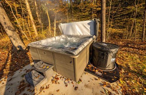 Shoals House | Lakefront Cabin with Hot Tub, Cold Plunge, Sauna