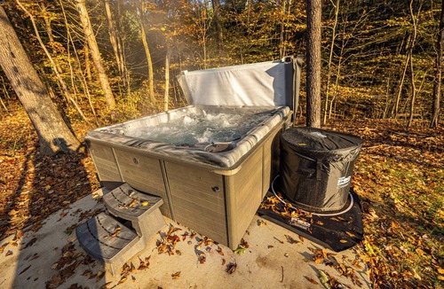 Shoals Cabin | Lakefront Cabin with Hot Tub, Sauna