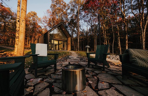 Shoals Cabin | Lakefront Cabin with Hot Tub, Sauna