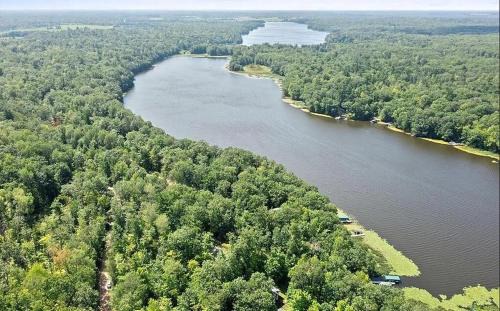 Comstock House | Lakefront Cabin with Loft and Bar