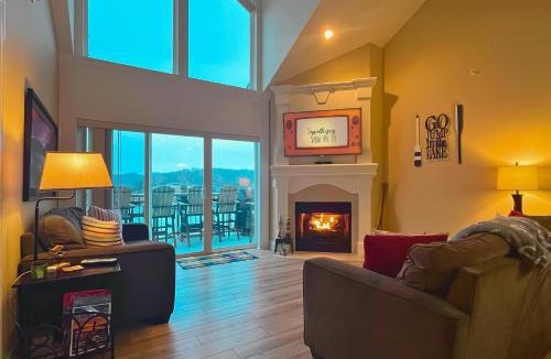 Camdenton House | Lakefront Camdenton Condo Near Ha Ha Tonka