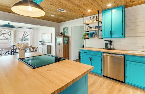 Franklin Cabin | Lakefront Camp Creek Retreat w/Dock