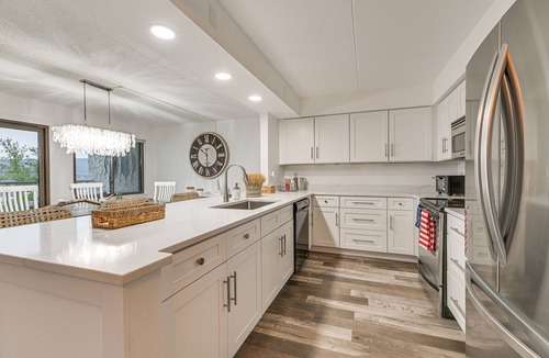 Canandaigua Condo | Lakefront Canandaigua Condo w/Stunning Views