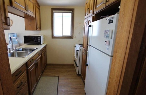 Springwater Cottage | Lakefront Cedar Haven- Free use Canoe and Kayak, 1 hr from Toronto