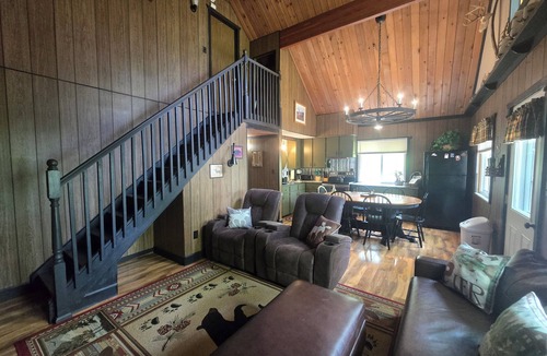 Johannesburg Ski Chalet | Lakefront Chalet - Lakeside Fire Pit/BBQ/Pet Friendly