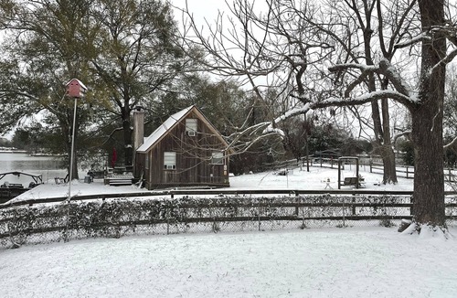 Votaw Ski Chalet | LAKEFRONT CHALET, LARGE YARD, GRILL, BEAUTIFUL VIEWS, ALL NEW APPLIANCES.