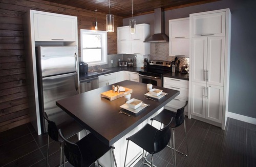 Trois-Rives Ski Chalet | Lakefront | Chalet Le Missionnaire