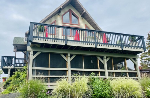 Athens Ski Chalet | Lakefront Chalet perfect for families!