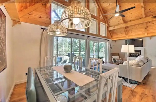 Cedar Bluff Cabin | Lakefront Chalet - Ramp/Pier/Dockn