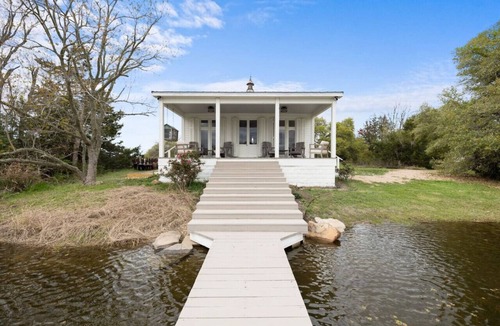 Round Top House | Lakefront Charm: Your Perfect Getaway in Round Top