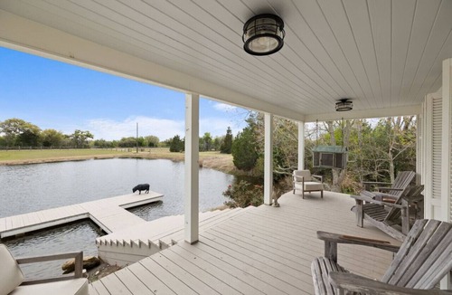 Round Top House | Lakefront Charm: Your Perfect Getaway in Round Top