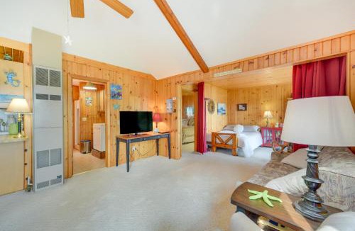 Chetek House | Lakefront Chetek Vacation Rental w/Private Dock!