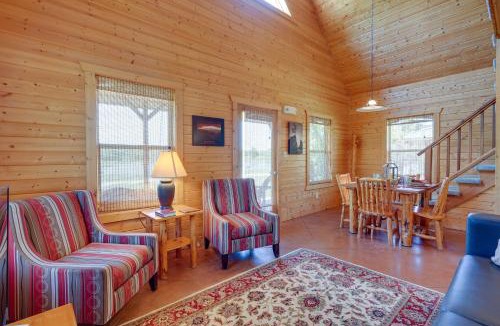 Columbia House | Lakefront Columbia Cabin w/Porch & Shared Dock