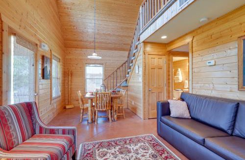 Columbia House | Lakefront Columbia Cabin w/Porch & Shared Dock