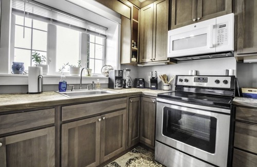 Geneseo Apartment | Lakefront Condo-Apartment D