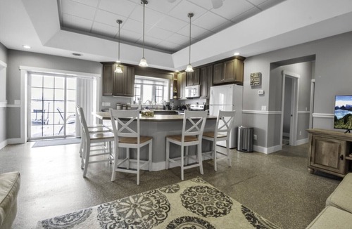 Geneseo Apartment | Lakefront Condo-Apartment D