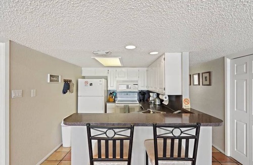 Briarcliff Condo | Lakefront Condo | Boat Slip+Pool+Hot tub