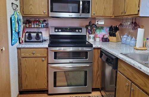 Lake Ozark Condo | Lakefront Condo Getaway Sleeps 6 Adults With King Bed & 2 Queen Beds