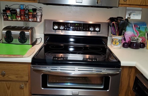 Lake Ozark Condo | Lakefront Condo Getaway Sleeps 6 Adults With King Bed & 2 Queen Beds