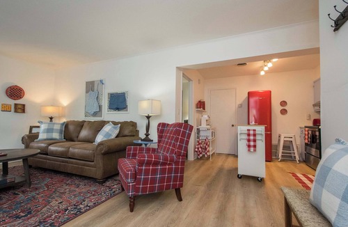 Flat Rock Condo | Lakefront Condo w/King Bed + Free Tix | Pool