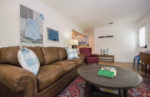 Flat Rock Condo | Lakefront Condo w/King Bed + Free Tix | Pool