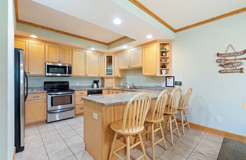 Crosslake Condo | Lakefront Condo| WFC| Indoor Pool| Sandy Beach