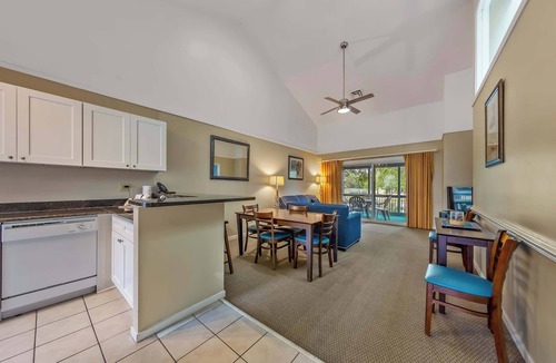 Fairfield Harbour Condo | Lakefront Condo with Jacuzzi, Pool & Resort Access!