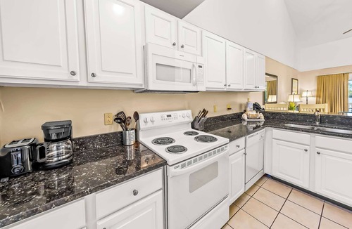 Fairfield Harbour Apartment | Lakefront Condo with Pools, Gym & Hot Tub!