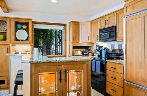 Baileys Harbor House | Lakefront cottage w/sand beach & waterfront deck