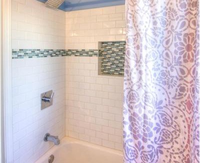 Town of Somerset House | Lakefront Cottage with Spacious Deck and Great Views in NY