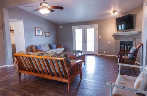 Mead House | Lakefront Cottage - 25