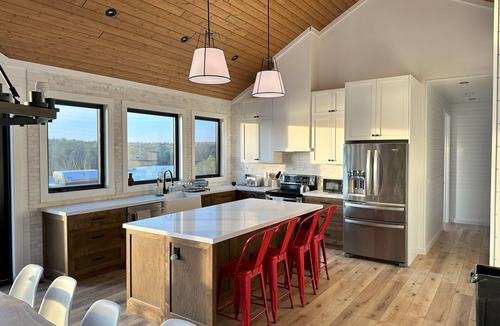 Rye Cottage | Lakefront Cottage Beautiful Sunset Views. 3000sqft, Sleeps 16, 2.5 Private Acres