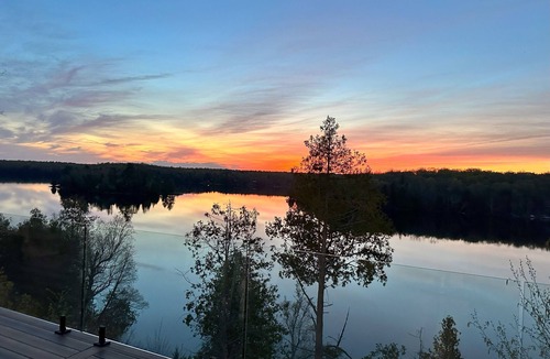 Rye Cottage | Lakefront Cottage Beautiful Sunset Views. 3000sqft, Sleeps 16, 2.5 Private Acres