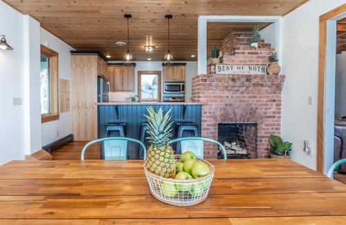 Sodus Point House | Lakefront Cottage - Best of Both