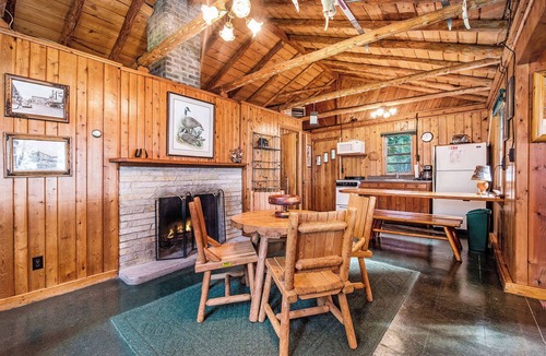 Mullett Lake Cabin | Lakefront Cottage - Beautiful Grounds and Large Sandy Beach