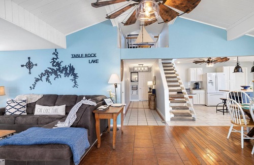 Branson Cottage | Lakefront Cottage @ Branson SDC Tablerock FIREPIT