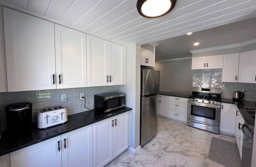 Amherstburg Cottage | Lakefront cottage