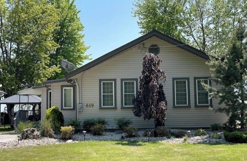 Amherstburg Cottage | Lakefront cottage