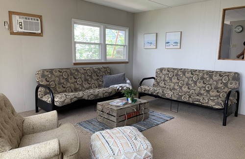Grand Beach Cottage | Lakefront Cottage in Grand Beach Provincial Park