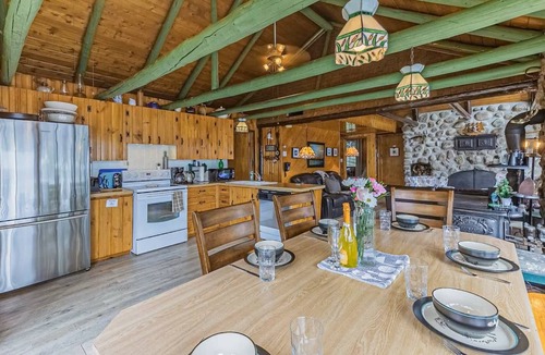 Grand-Remous Ski Chalet | Lakefront Cottage: Private Dock & Panoramic Views