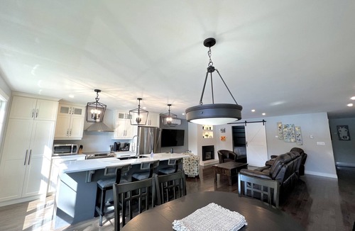 Front of Yonge Ski Chalet | Lakefront cottage