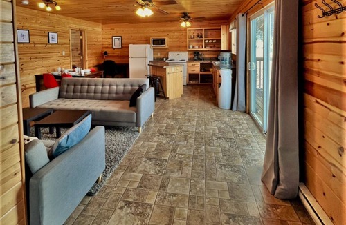 Sioux Narrows Nestor Falls Cottage | Lakefront Cottage with wood fired Hot tub and infrared Sauna