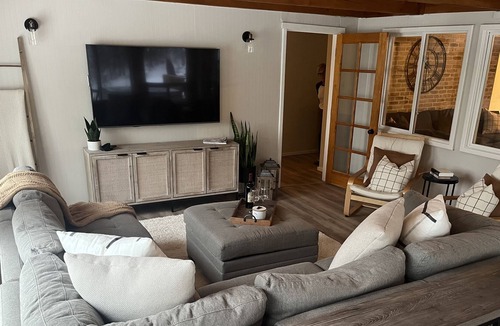 West Hawk Lake Cottage | Lakefront cottage with hottub and boathouse