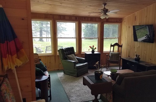 Remsen House | Lakefront Cottage (Hinckley Lake)