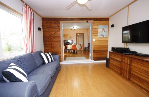 Manitou Beach Cottage | Lakefront Cottage in Manitou Beach
